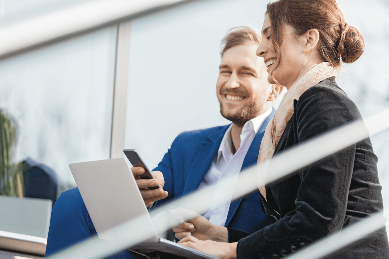 Les employés d'une administration communale travaillent à l'aide du logiciel Citizen Les employés d'une administration communale travaillent à l'aide du logiciel Citizen